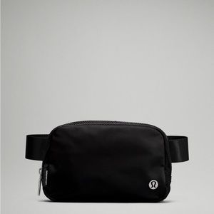 brand new lululemon belt bag